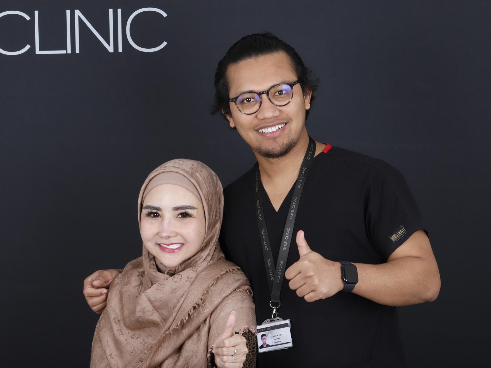 Mba Tintin bersama Muh Alhafiz di Sule Hair Clinic